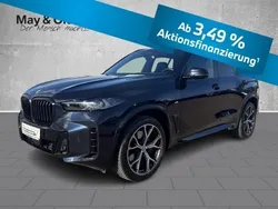 Carbonschwarz metallic (schwarz) Gebraucht 2024 BMW X5 M Sport SUV | 82.490 € (Guter Preis)