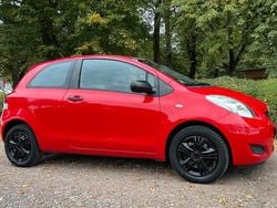 Rot Gebraucht 2010 Toyota Yaris Kleinwagen | 2.999 € (Fairer Preis)