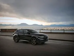 Schwarz Neu 2025 Alfa Romeo Tonale SUV | 50.990 €