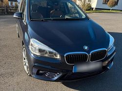 Blau Gebraucht 2016 BMW 220 Sport Line Kombi | 11.999 € (Guter Preis)