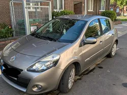 Braun Gebraucht 2010 Renault Clio II Kleinwagen | 3.000 €