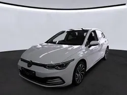 Pure white Gebraucht 2021 VW Golf VIII Style Limousine | 24.930 € (Etwas zu teuer)