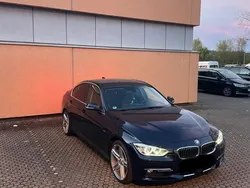 Blau Gebraucht 2014 BMW 320 Luxury Line Limousine | 19.499 € (Teuer)