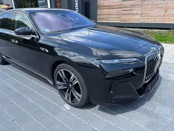 Schwarz Gebraucht 2024 BMW M760e Performance Limousine | 108.900 €
