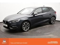 Grau Gebraucht 2024 Seat Leon FR Limousine | 29.880 € (Fairer Preis)