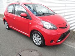 Rot Gebraucht 2013 Toyota Aygo Cool Kleinwagen | 3.988 € (Fairer Preis)