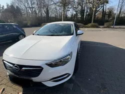 Weiß Gebraucht 2018 Opel Insignia Business Edition Limousine | 10.200 € (Guter Preis)