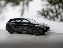 Dunkelolivmetallic Gebraucht 2024 Porsche Cayenne S E-Hybrid SUV | 142.900 € (Teuer)