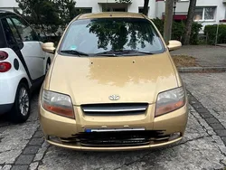 Gold Gebraucht 2003 Chevrolet Kalos Limousine | 2.000 €