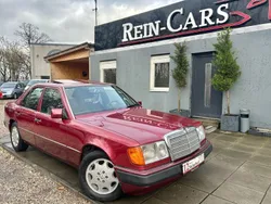 Rot Gebraucht 1992 Mercedes E230 Limousine | 7.990 €