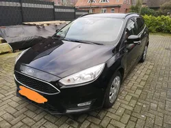 Schwarz Gebraucht 2015 Ford Focus Kombi | 5.500 € (Teuer)