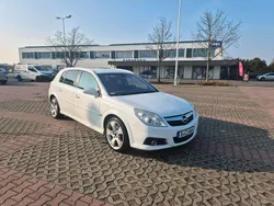 Weiß Gebraucht 2008 Opel Signum Kombi | 3.450 €