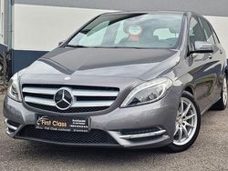 Grau Gebraucht 2012 Mercedes B200 Sport Van / Kleinbus | 10.490 € (Fairer Preis)