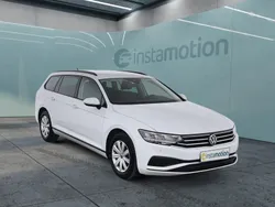Weiß Gebraucht 2022 VW Passat Kombi | 25.770 € (Fairer Preis)