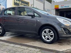 Grau Gebraucht 2012 Opel Corsa Limousine | 4.499 € (Etwas zu teuer)