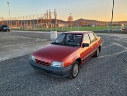 Rot Gebraucht 1989 Opel Kadett Limousine | 2.100 €