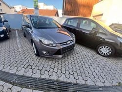 Braun Gebraucht 2011 Ford Focus Kleinwagen | 3.700 € (Guter Preis)