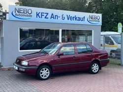 Rot Gebraucht 1997 VW Vento Limousine | 1.000 €