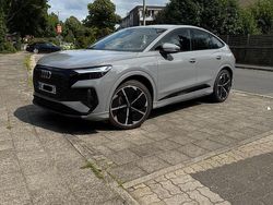 Grau Gebraucht 2022 Audi Q4 Sportback e-tron S-Line SUV | 27.900 € (Fairer Preis)
