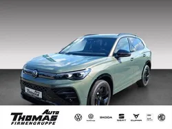 Cipressinogrün metallic Neu 2025 VW Tiguan IQ Drive SUV | 63.880 € (Teuer)