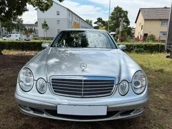 Silber Gebraucht 2002 Mercedes E220 Classic Limousine | 3.600 € (Guter Preis)
