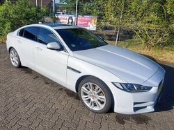 Weiß Gebraucht 2017 Jaguar XE Prestige Limousine | 9.600 € (Superpreis)