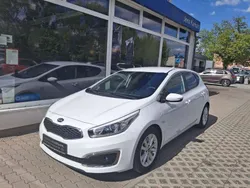 (wd) carraraweiss Gebraucht 2017 Kia Ceed DREAM-TEAM Edition Kleinwagen | 10.250 € (Fairer Preis)