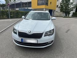 Weiß Gebraucht 2014 Skoda Superb Business Line Kombi | 10.690 € (Fairer Preis)