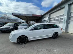 Weiß Gebraucht 2011 Skoda Superb Elegance Kombi | 9.900 € (Teuer)
