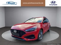Farbe: rot Neu 2025 Hyundai i30 Advantage Kombi | 25.980 € (Etwas zu teuer)