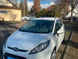 Weiß Gebraucht 2009 Ford Fiesta Kleinwagen | 3.400 € (Fairer Preis)