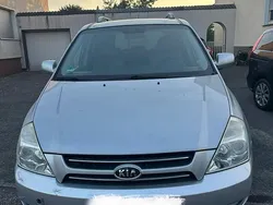 Grau Gebraucht 2009 Kia Carnival Van / Kleinbus | 1.000 €