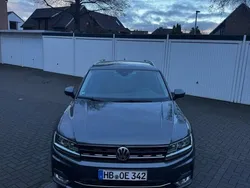 Silber Gebraucht 2017 VW Tiguan Highline SUV | 19.500 € (Superpreis)