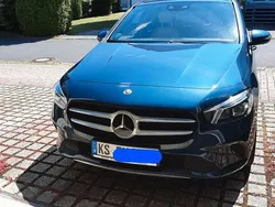 Blau Gebraucht 2019 Mercedes B220 Van / Kleinbus | 22.500 € (Fairer Preis)
