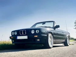 Schwarz Gebraucht 1992 BMW 320 Cabriolet Cabrio | 17.499 €