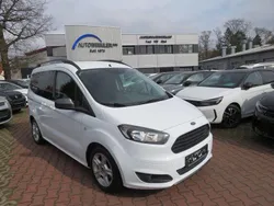 Weiß Gebraucht 2018 Ford Tourneo Courier Sport Van / Kleinbus | 8.999 € (Fairer Preis)