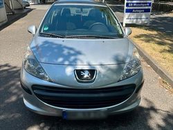 Silber Gebraucht 2009 Peugeot 207 Kleinwagen | 1.600 € (Guter Preis)