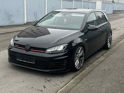 Schwarz Gebraucht 2016 VW Golf VII Kleinwagen | 15.000 € (Etwas zu teuer)