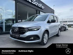 Helvinsilber Gebraucht 2023 Mercedes EQT200 Style Van / Kleinbus | 26.850 € (Guter Preis)