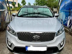 Grau Gebraucht 2016 Kia Sorento SUV | 15.700 € (Guter Preis)