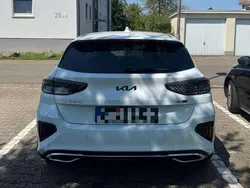 Weiß Gebraucht 2022 Kia Ceed GT GT-Line Limousine | 23.150 € (Fairer Preis)