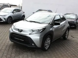 1l0 shimmering silver Neu 2024 Toyota Aygo Comfort Kleinwagen | 16.990 €