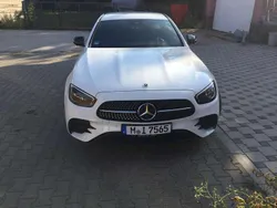 Weiß Gebraucht 2023 Mercedes E220 AMG line Limousine | 43.500 € (Fairer Preis)