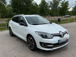 Weiß Gebraucht 2016 Renault Mégane GrandTour Bose Edition Kombi | 9.900 € (Fairer Preis)