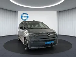 Grau Gebraucht 2023 VW T7 Van | 52.999 € (Etwas zu teuer)