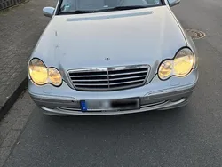 Silber Gebraucht 2006 Mercedes C220 Avantgarde Kombi | 2.600 € (Fairer Preis)