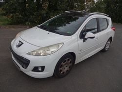 Weiß Gebraucht 2011 Peugeot 207 Family Kombi | 2.999 € (Fairer Preis)