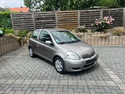 Silber Gebraucht 2005 Toyota Yaris Sol Limousine | 2.850 € (Etwas zu teuer)