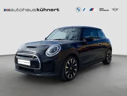 Midnight black ii Gebraucht 2022 Mini Cooper SE Kleinwagen | 21.225 € (Etwas zu teuer)