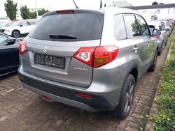 Silky silver metallic silky silver metallic Gebraucht 2017 Suzuki Vitara Comfort SUV | 15.725 € (Fairer Preis)